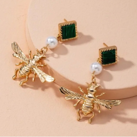 ❤️ FREE Bee Animal Insect Boho Bug Peasant Hipster Hippie Deco Pearl Earrings - Picture 2 of 3